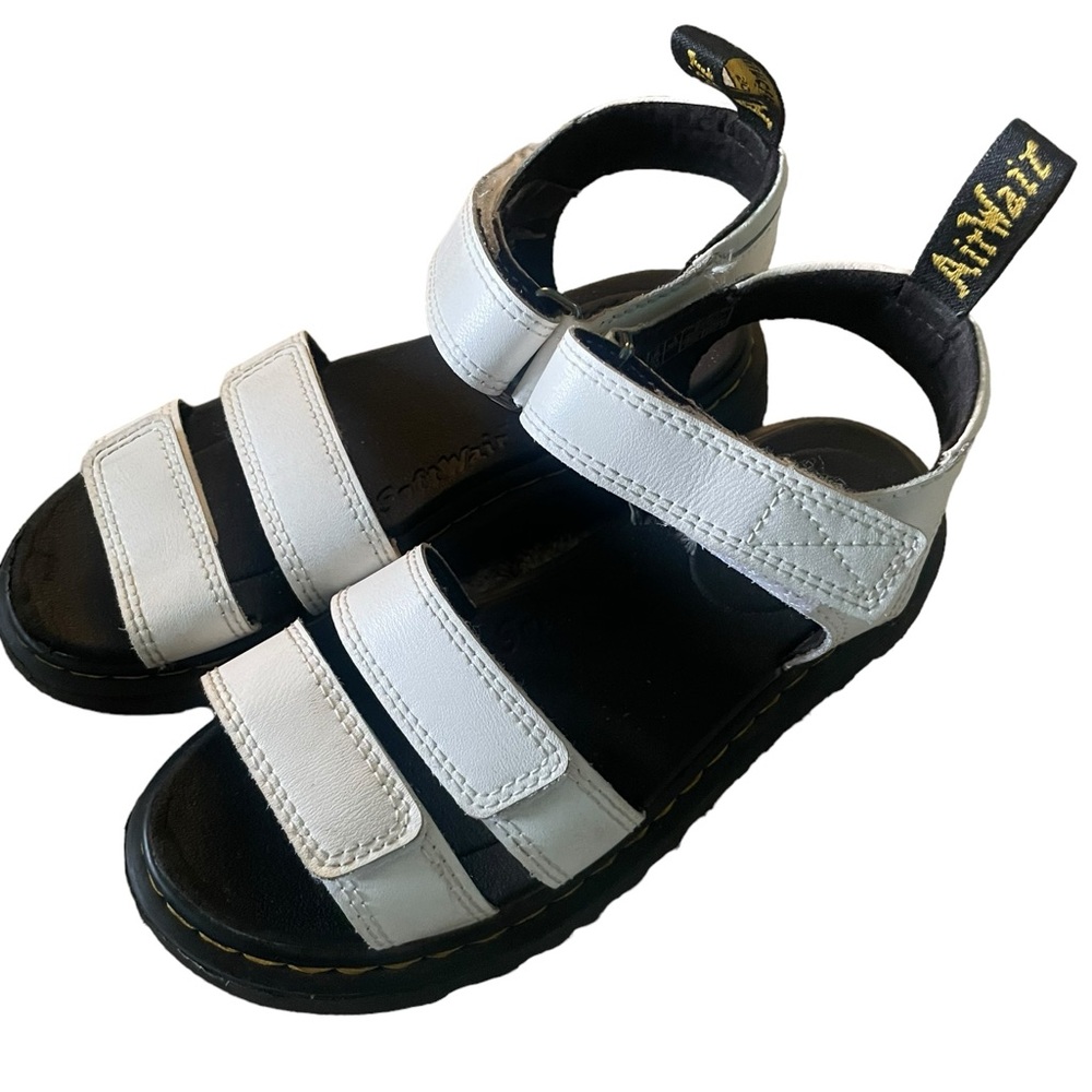 GUC Dr Martens Klaire youth sandals
